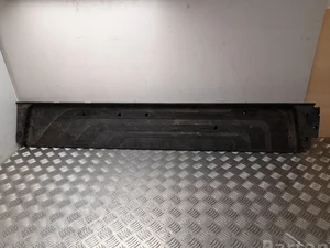 Mercedes-Benz A 910 686 15 00 / A9106861500 Sprinter (907/910) 2019 Garniture de seuil  right side