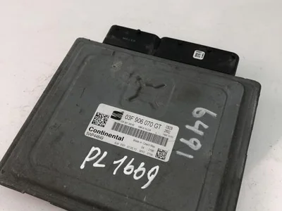 Seat 03F906070GT IBIZA IV (6J5, 6P1) 2012 Unité de contrôle moteur - Image 1