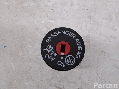 Ford JX7T14B268AA, JX7T14B268 Focus IV (C519) estate 2019 Schlüsselschalter für Deaktivierung des Beifahrerairbags - Bild 1