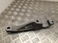 BMW 6898107 5 G60 2025 Motorhalter