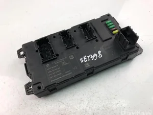 BMW 9279823 3 (F30, F80) 2014 Boîte à fusibles