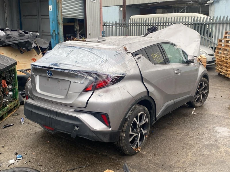 K174 Toyota C-HR 2020 1.8 - Photo 1