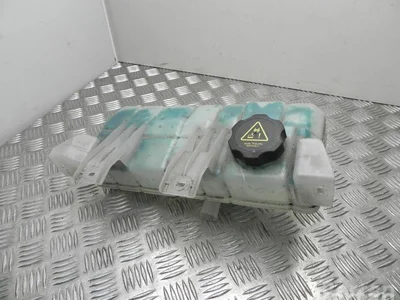 Tesla 1036124-00-D / 103612400D MODEL S 2015 Vase d'expansion du liquide de refroidissement - Image 1