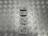 Mercedes-Benz A 204 860 11 14, A 204 860 12 14, A 204 860 04 14, A 204 860 06 14 / A2048601114, A2048601214, A2048600414, A2048600614 C-CLASS (W204) 2009 Support pour la garniture