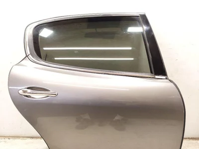 Maserati 43R-001596 / 43R001596 QUATTROPORTE V 2010 Porte Right Rear - Image 1