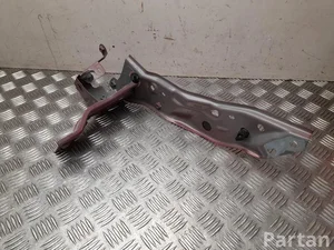 Dacia 625189904R, 625126095R Sandero III (DJF/BJI cross) 2022 Soporte del radiador