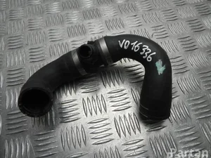 BMW 8645481 3 (F30, F80) 2013 Bride de liquide de refroidissement