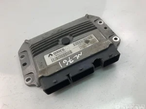 Renault 8200321263; 8200298457 / 8200321263, 8200298457 MEGANE II (BM0/1_, CM0/1_) 2010 Unidad de control del motor