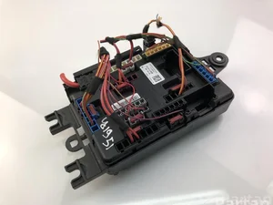 BMW 9261110 3 (F30, F80) 2013 Caja de fusibles