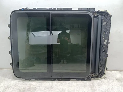 Jeep 2932013B, 2928886, 2928950F,222976681, 2929426-A02 / 2932013B, 2928886, 2928950F, 222976681, 2929426A02 Wagoneer/ Wagoneer L WS 2023 Schiebedach - Bild 1