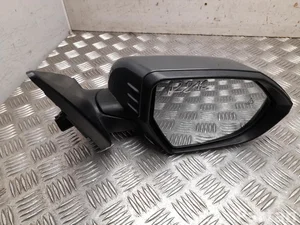 Hyundai E130410141, 87620-HF080 / E130410141, 87620HF080 KONA 2024 Lusterko zewnętrzne z prawej mechaniczna regulacja Sygnał kierunkowskazu Kamera Ostrzeżenie martwej strefy