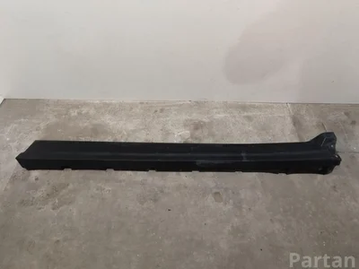 Maserati 670040335 LEVANTE 2019 Garniture de seuil  - Image 1