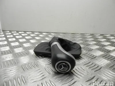 Mercedes-Benz A 204 267 23 10 / A2042672310 E-CLASS (W212) 2010 Couvercle de levier de vitesses - Image 1
