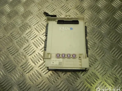 Lexus 82730-48Z50 / 8273048Z50 RX (_L2_) 2017 Boîte à fusibles - Image 1