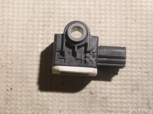 Volvo 8V4T-14B006-AA / 8V4T14B006AA V60 2012 Czujnik poduszek powietrznych z przodu