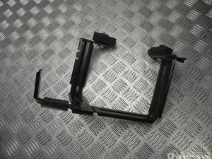 Chevrolet 23406468 CAMARO 2016 Bac à batterie