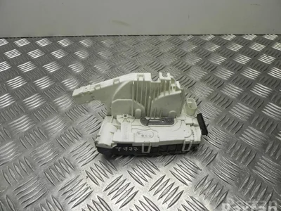 Mercedes-Benz A 099 730 05 35 / A0997300535 E-CLASS (W212) 2012 Serrure de porte - Image 1