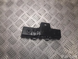 XPeng 7106600ED1 P7 2025 Кронштейн для бампера сзади справа