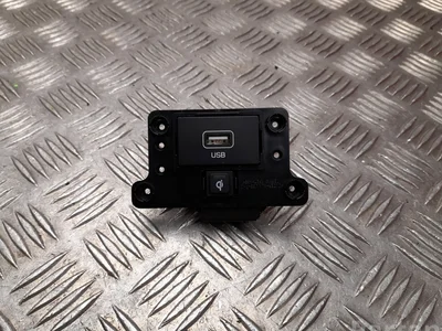 Hyundai 96120-G2100 / 96120G2100 IONIQ (AE) 2021 Périphérique d'entrée USB - Image 1