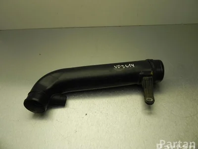 Škoda 1K0 129 654 AP / 1K0129654AP OCTAVIAII (1Z3) 2009 Prise d'air / Conduit d'air d'admission - Image 1