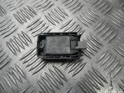 Toyota 89941-F4010 / 89941F4010 C-HR (_X1_) 2019 Capteur de pluie - Image 1