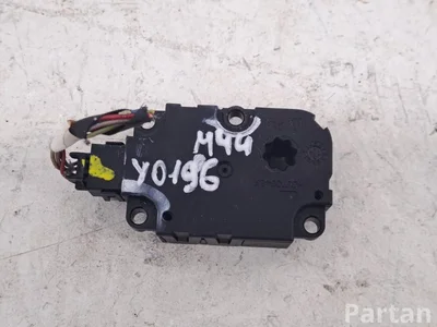 Mercedes-Benz ZBAT0075D00 C-CLASS (W205) 2015 Sklendės reguliavimo varikliukas - Paveiksliukas 1