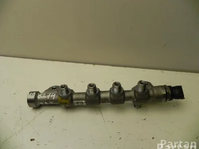 Opel 55576177, 0445 214 221 / 55576177, 0445214221 ZAFIRA TOURER C (P12) 2013 Distribution de carburant - Image 1