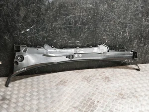 BMW 51719621245 5 G60 2025 Moldura Plastico Derecho Limpia