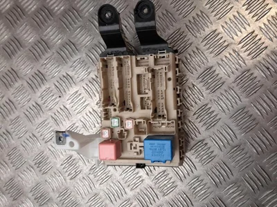 Toyota 82730-05C90, 30702-3C27 / 8273005C90, 307023C27 AVENSIS Estate (_T27_) 2014 Boîte à fusibles - Image 1