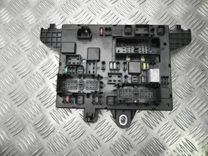 Opel 13368651, 365927271, 1110138AA ASTRA J 2012 Boîte à fusibles