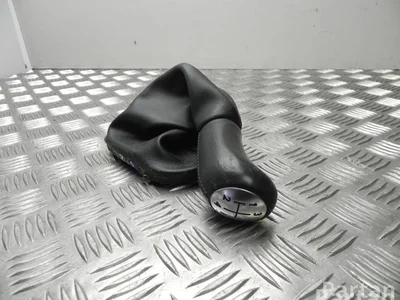 Dacia 969357459R SANDERO II 2014 Couvercle de levier de vitesses - Image 1