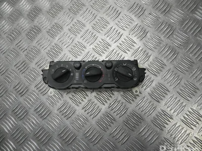 Ford CM5T-19980, CJ5T-19980 / CM5T19980, CJ5T19980 FOCUS III 2013 Contrôle automatique de la climatisation - Image 1