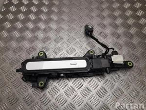 Land Rover K8D2-22401-AG / K8D222401AG Range Rover Evoque II L551 2023 Manecilla de puerta Left Front