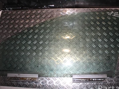 Volvo 43R001106 V70 II (SW) 2000 Vitre de porte Left Front - Image 1