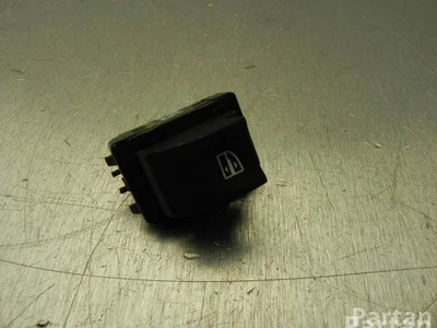 Renault E30176 LAGUNA III Grandtour (KT0/1) 2014 Bouton de lève-vitre - Image 1