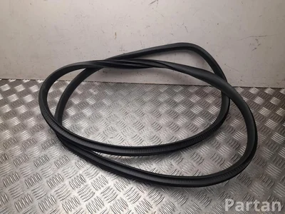 Tesla 1497675-B0-E / 1497675B0E Model Y 2025 Durų sandariklis kairysis galinis - Paveiksliukas 1