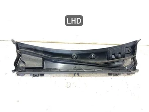 Mercedes-Benz A2968307300, A2968307400 EQE SUV (X294) 2024 Garniture de capot d'essuie glace