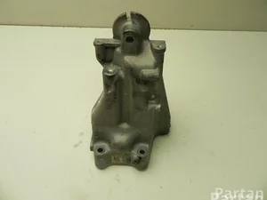 Mercedes-Benz A 651 223 41 04 / A6512234104 SLK (R172) 2014 Support