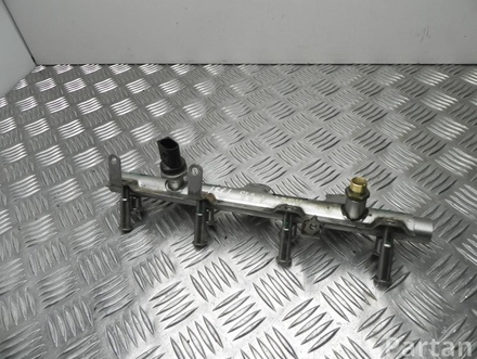 AUDI 06J 133 317 M / 06J133317M A4 (8K2, B8) 2012 Fuel rail