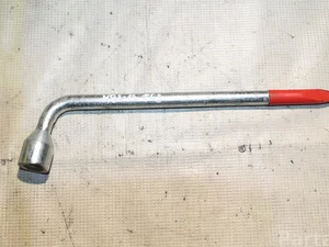 Volvo 9133668 XC90 I 2011 crochet de remorquage