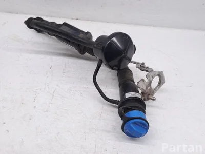 Mercedes-Benz A2054700300 KLASA C (W205) 2015 Wlew, zbiornik paliwa - Zdjęcie 1