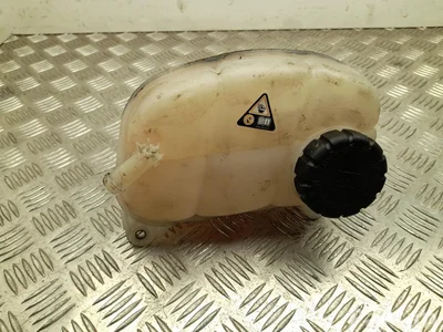 Gebrauchtes Original Mercedes-Benz A4475000149 VITO Kasten (W447) 2021 Ausgleichsbehälter Kühlmittel - Bild 1