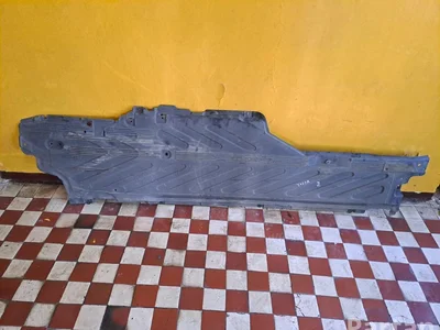 Mercedes-Benz A2056841900 C-CLASS (W205) 2015 Cache de protection sous moteur - Image 1