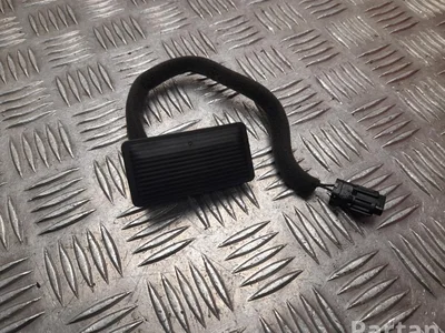 Ssangyong 85220-35000 / 8522035000 Tivoli Grand 2022 Bouton du coffre à bagages - Image 1