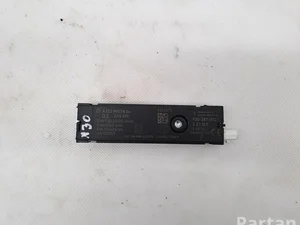Mercedes-Benz A2229055804 C-CLASS (W205) 2015 Amplificateur d'antenne