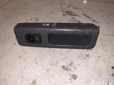 Volvo 8679477 V50 (MW) 2005 Bouton de lève-vitre - Image 1