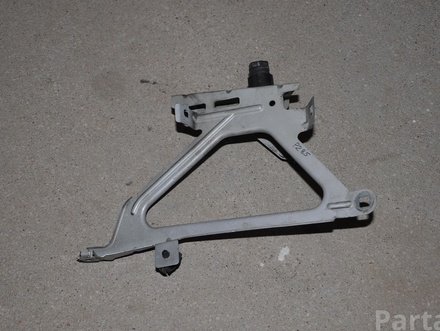 BMW 7184180 7 (F01, F02, F03, F04) 2010 Bracket for wing