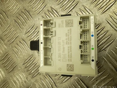 Mercedes-Benz A 206 900 05 13 / A2069000513 C-Class estate (S206) 2022 Unité de commande pour porte Left Rear - Image 1