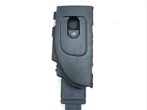 Maserati 241012, 501201420002 GRAN TURISMO 2011 Przycisk podnoszenia okien z przodu po prawej