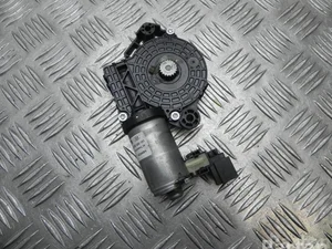 Mercedes-Benz 0 390 200 101 / 0390200101 S-CLASS (W222, V222, X222) 2015 Schiebedachmotor